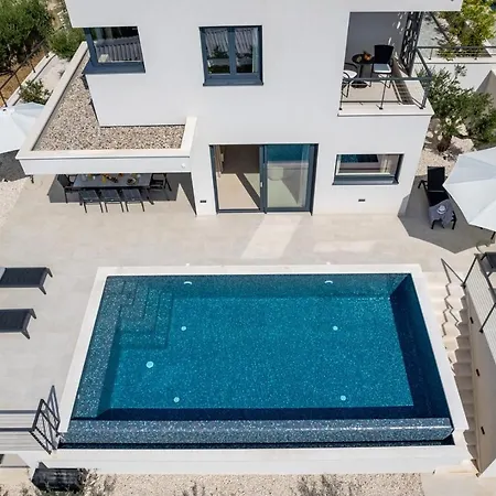 Stylish Olea With Heated Pool And Panoramic Sea Views * Podstrana