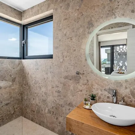 Stylish Olea With Heated Pool And Panoramic Sea Views * Podstrana