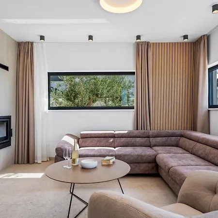 Stylish Olea With Heated Pool And Panoramic Sea Views *