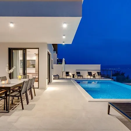 Villa Stylish Olea With Heated Pool And Panoramic Sea Views Podstrana